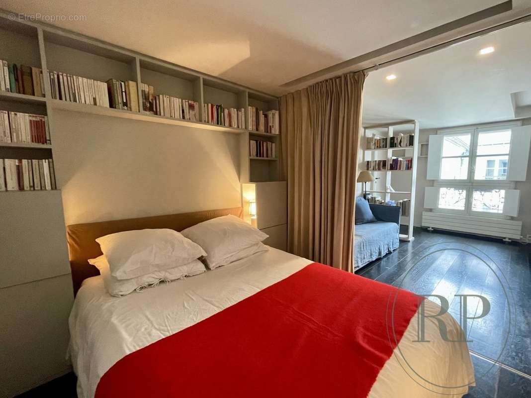 Appartement à PARIS-7E