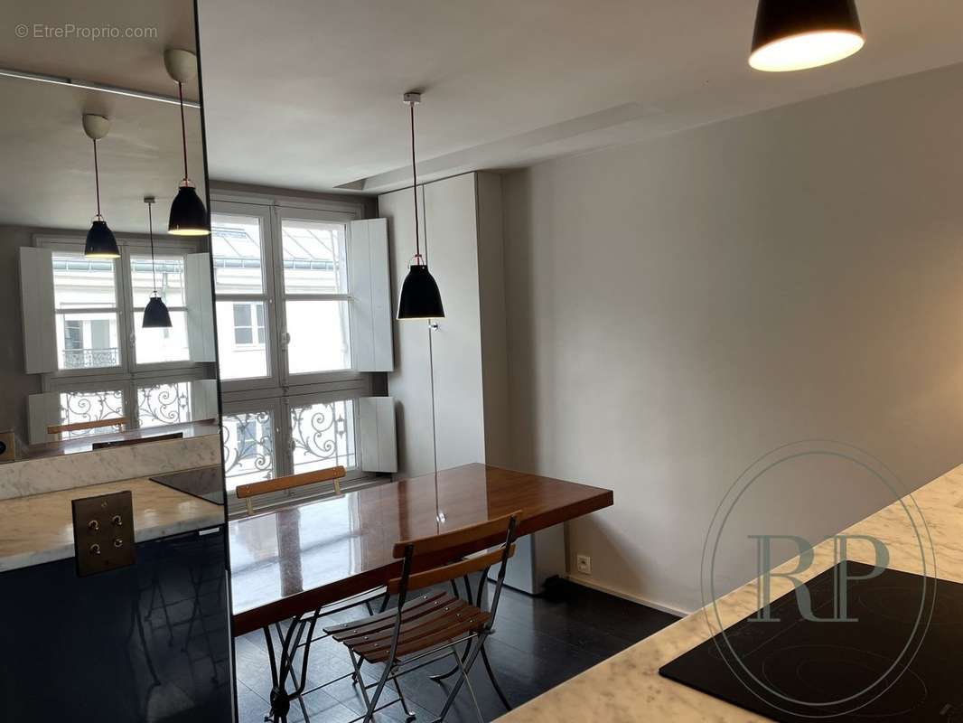 Appartement à PARIS-7E