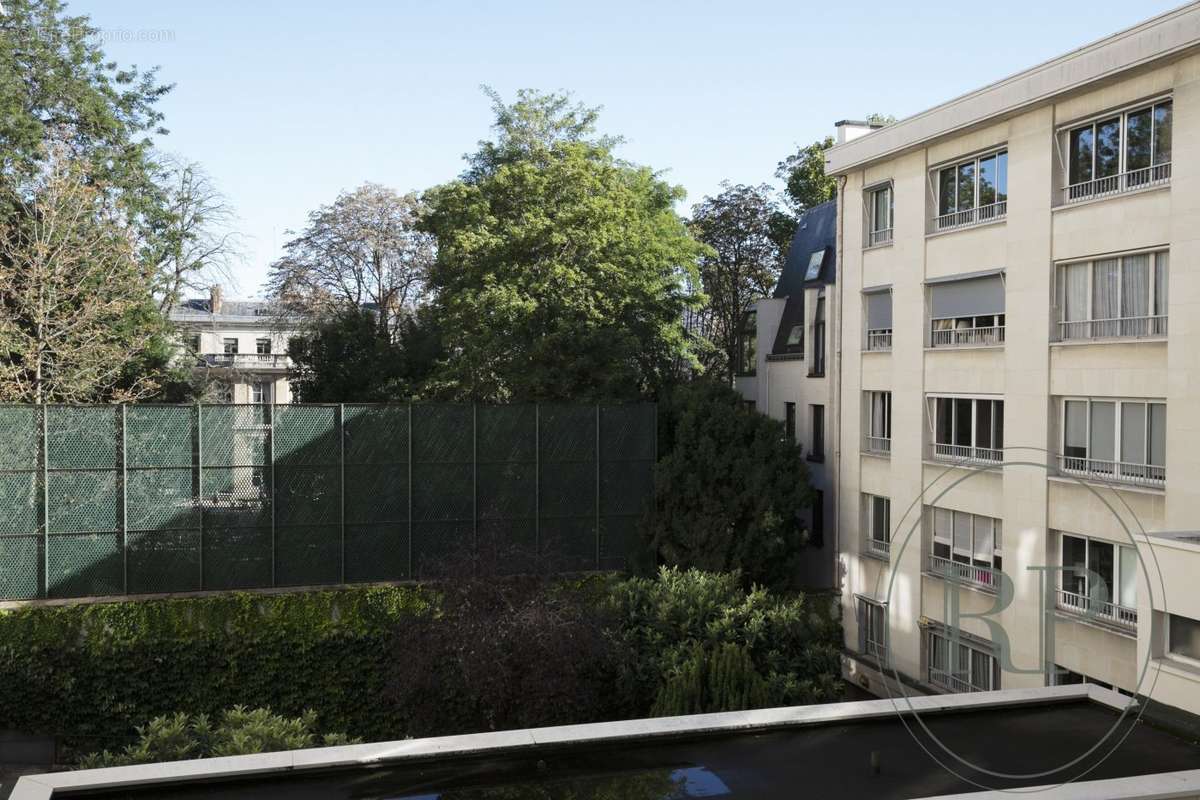 Appartement à PARIS-7E