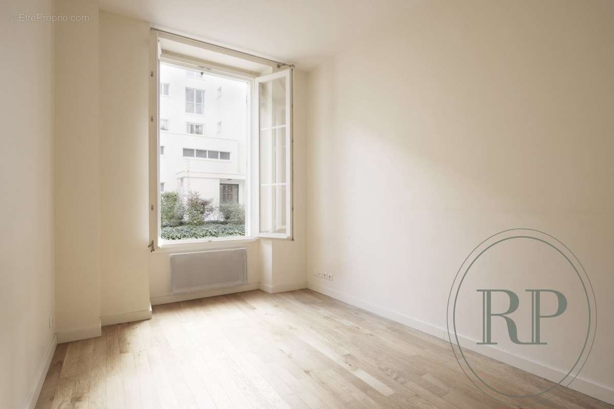 Appartement à PARIS-7E