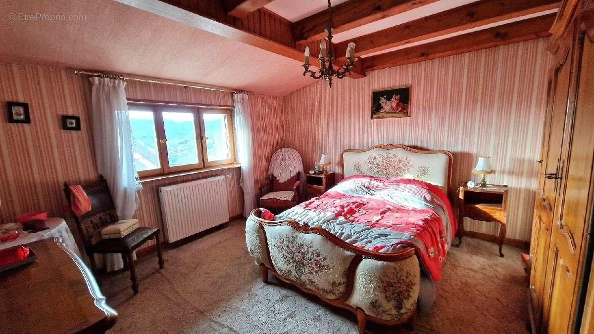 Appartement à BOUROGNE