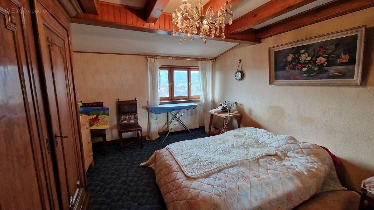 Appartement à BOUROGNE