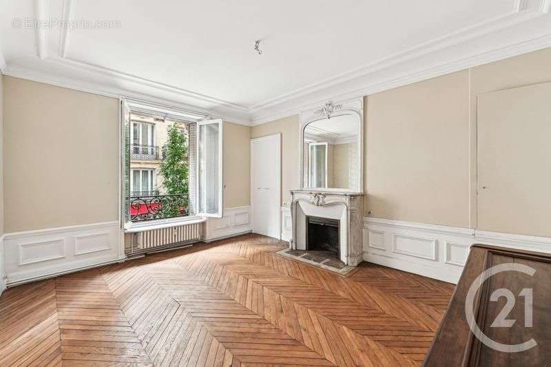 Appartement à NEUILLY-SUR-SEINE