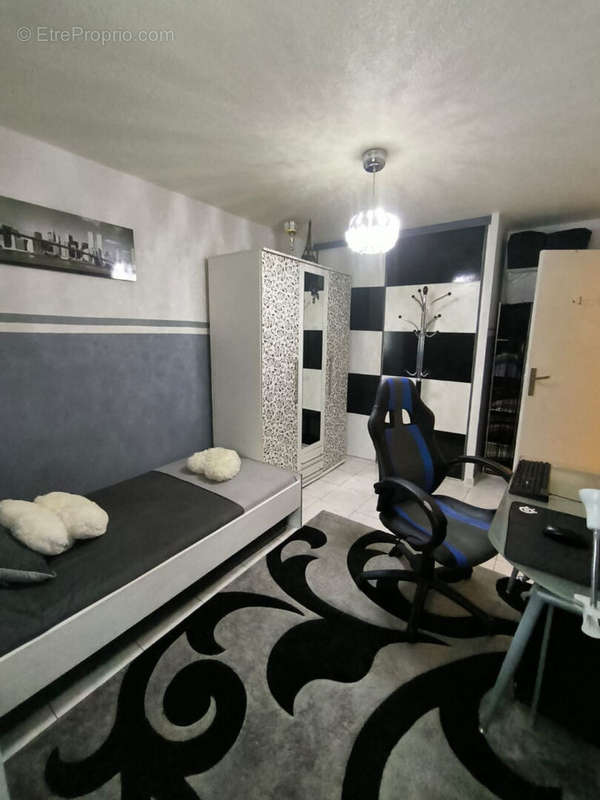 Appartement à MARSEILLE-3E