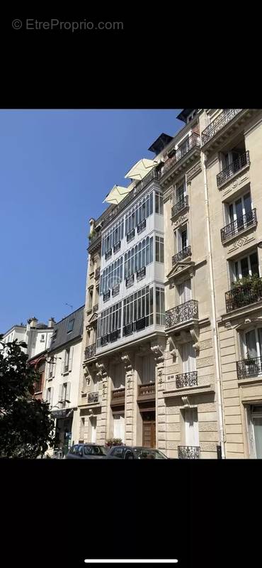 Appartement à PARIS-17E