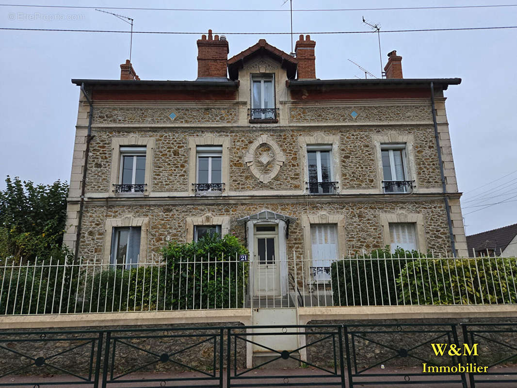 Appartement à CORBEIL-ESSONNES