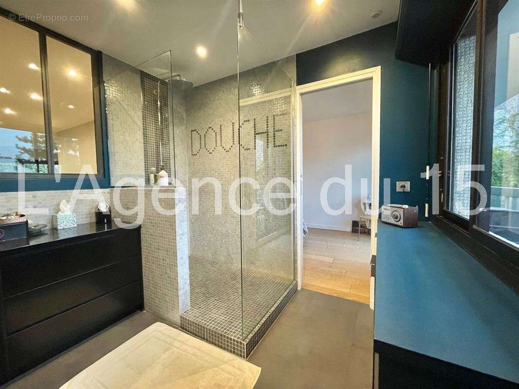 Appartement à PARIS-15E