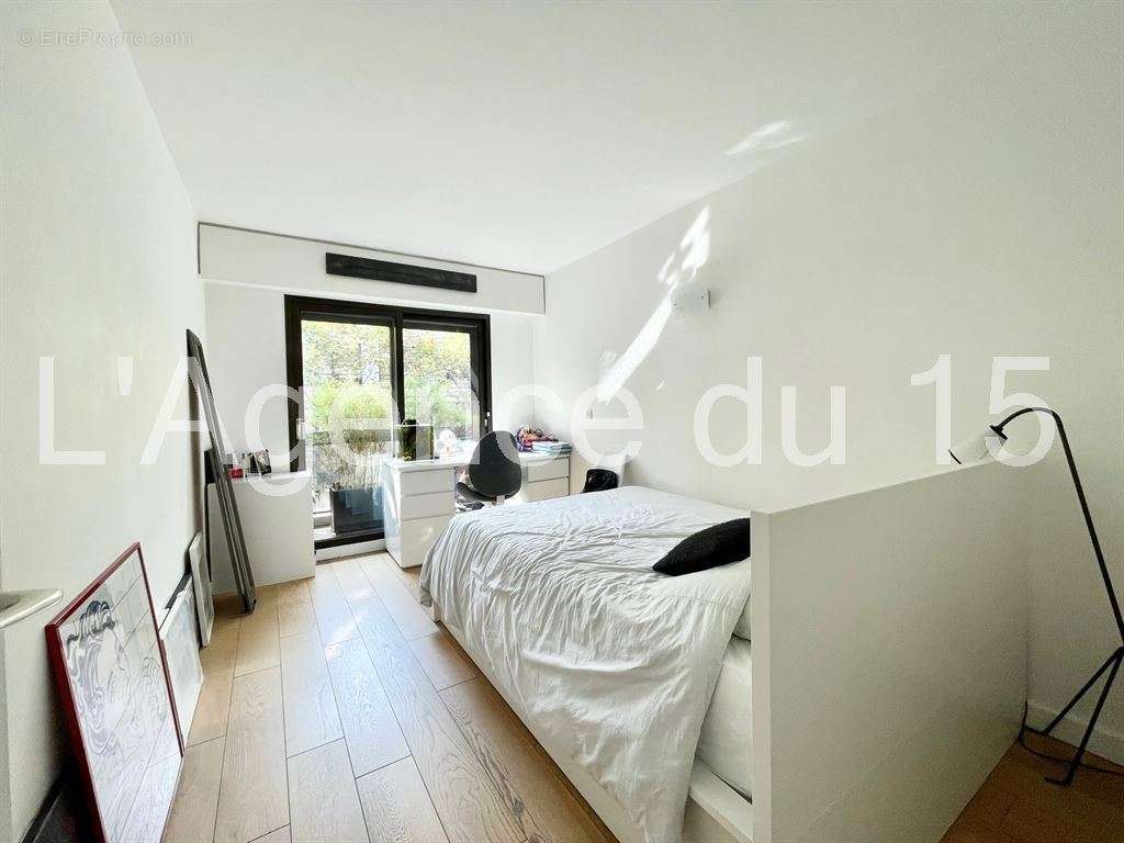 Appartement à PARIS-15E