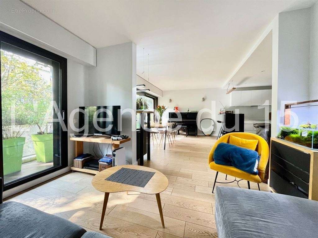 Appartement à PARIS-15E