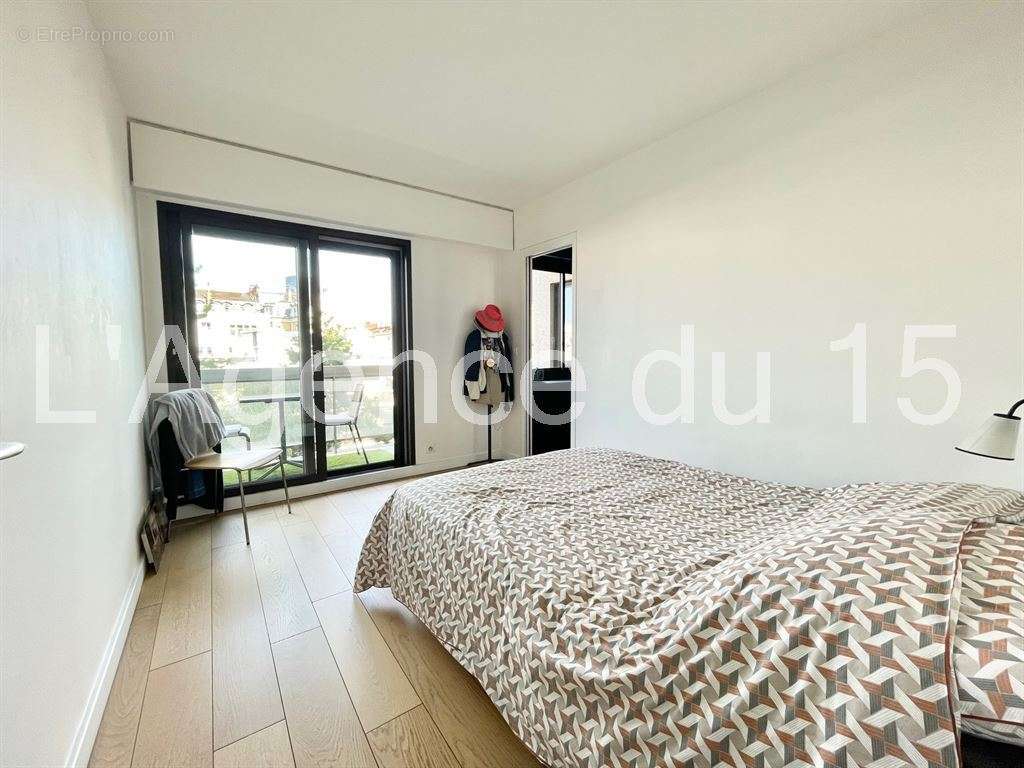 Appartement à PARIS-15E