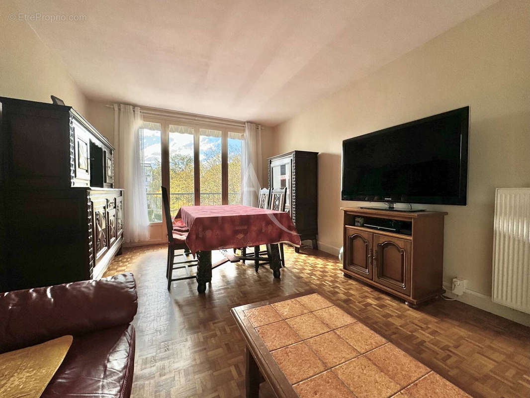 Appartement à OZOIR-LA-FERRIERE