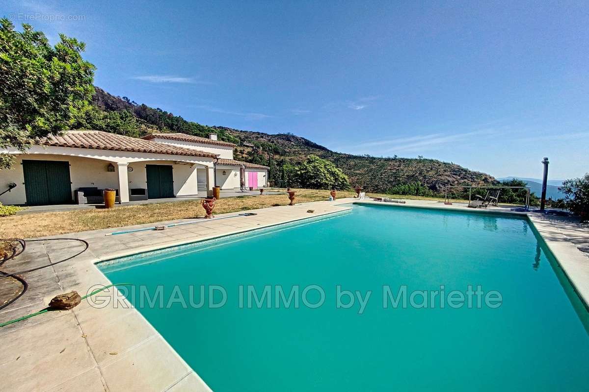 Maison à LA GARDE-FREINET