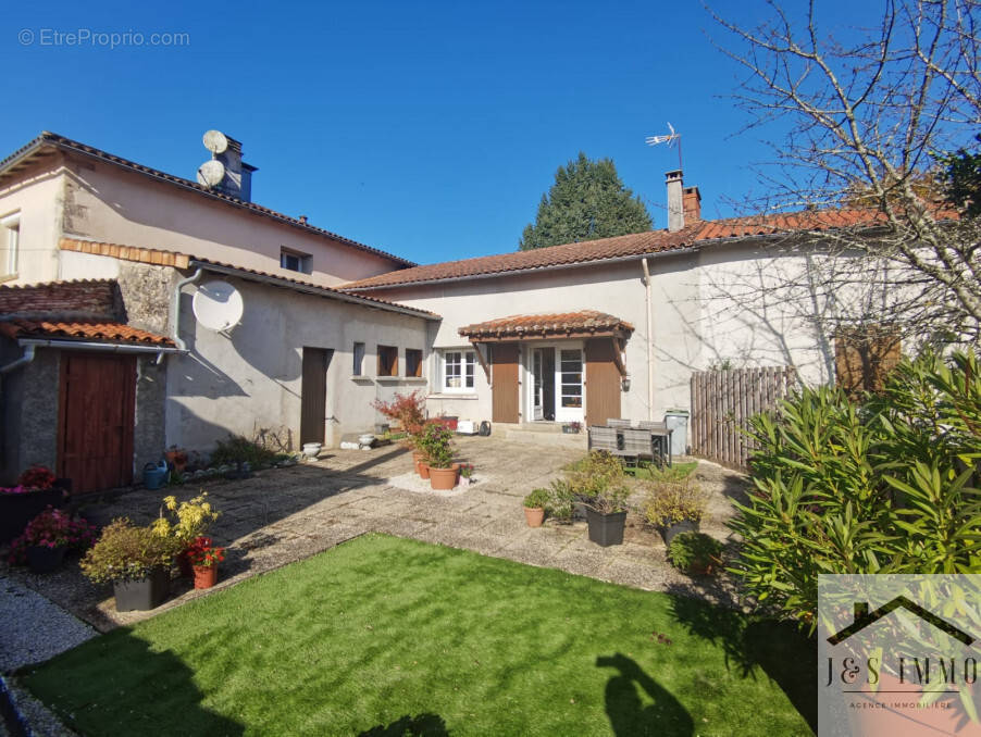 Maison à SAINT-CLAUD