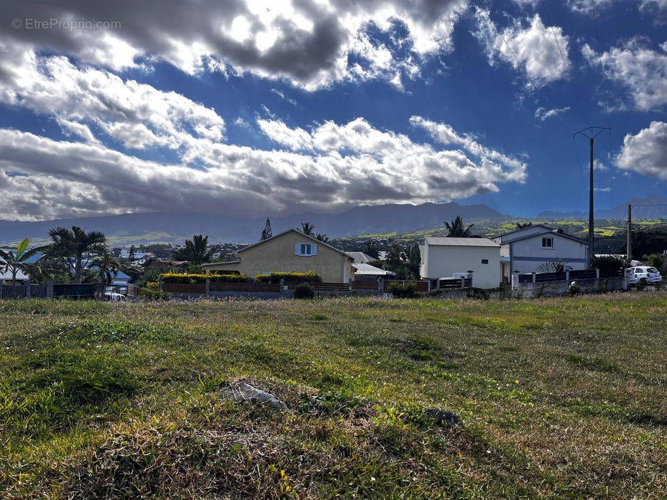 Terrain à SAINT-LOUIS