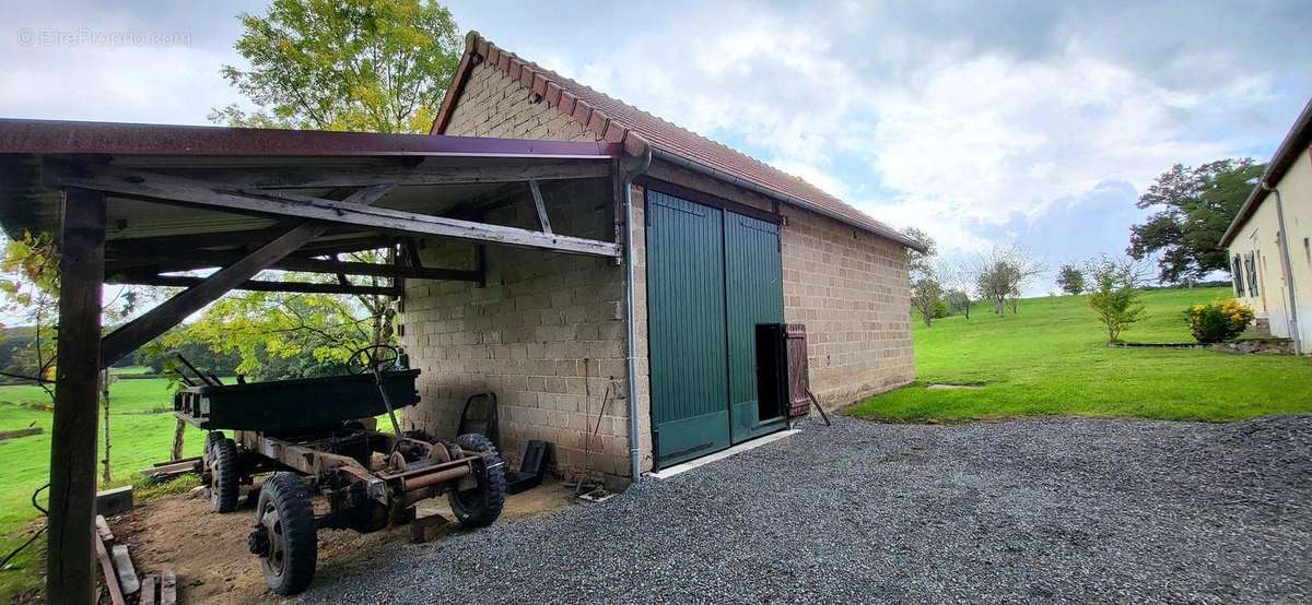 Maison à CHARRIN