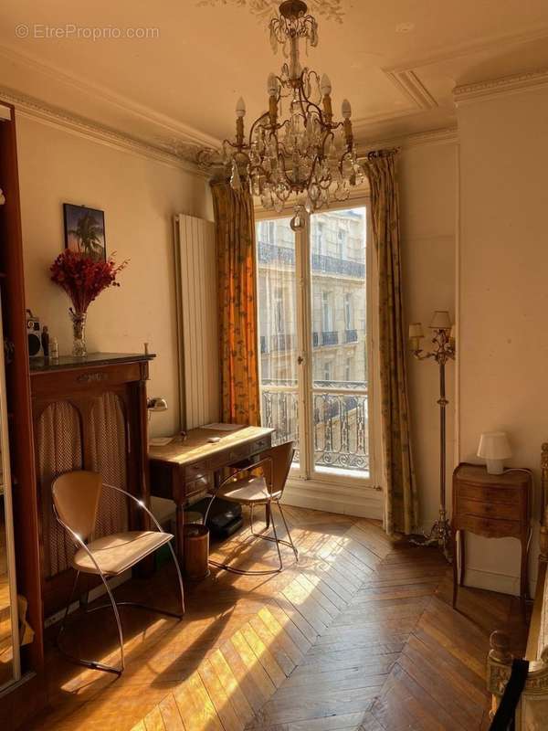 Appartement à PARIS-8E