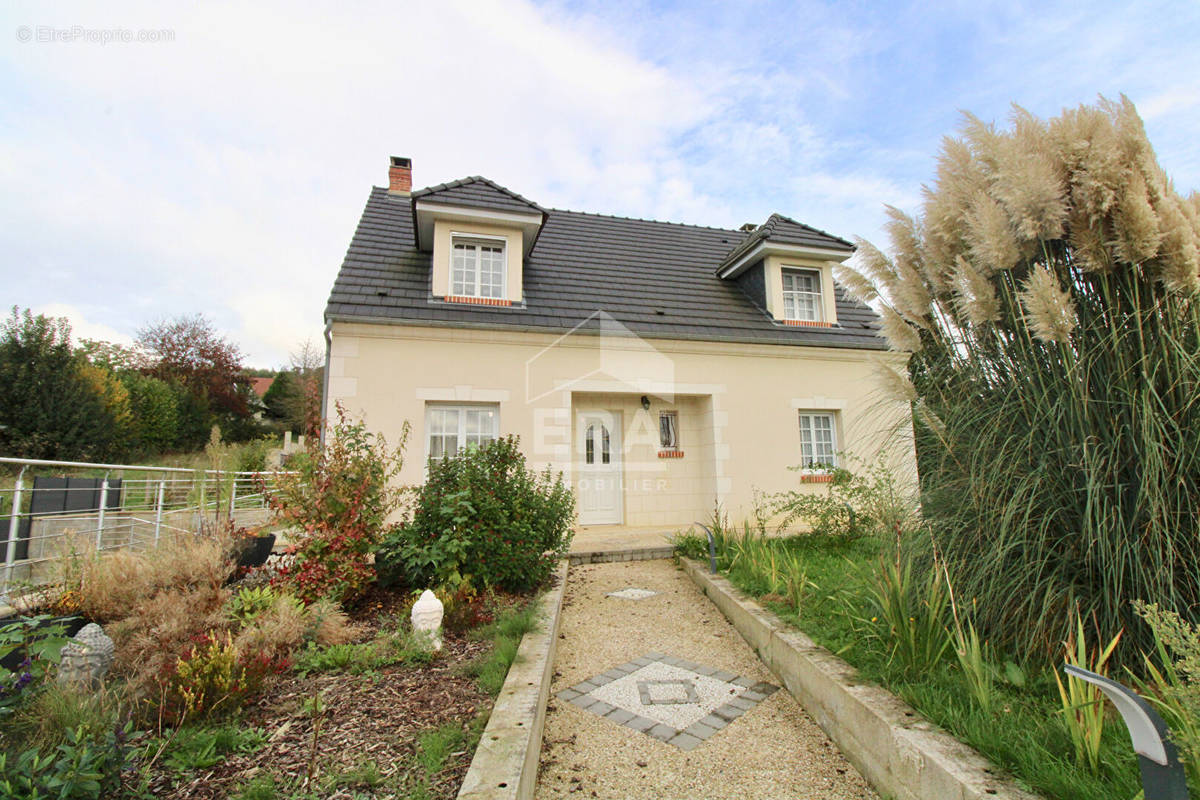 Maison à COMMENCHON