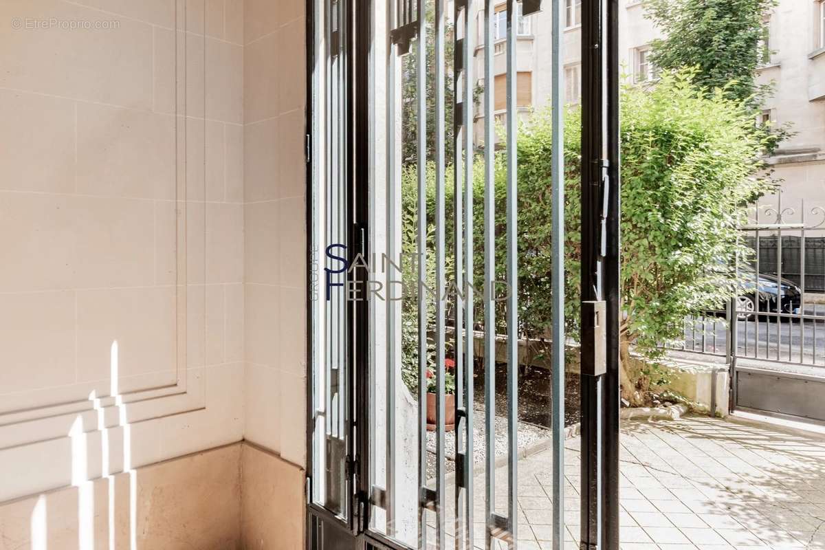 Appartement à PARIS-17E