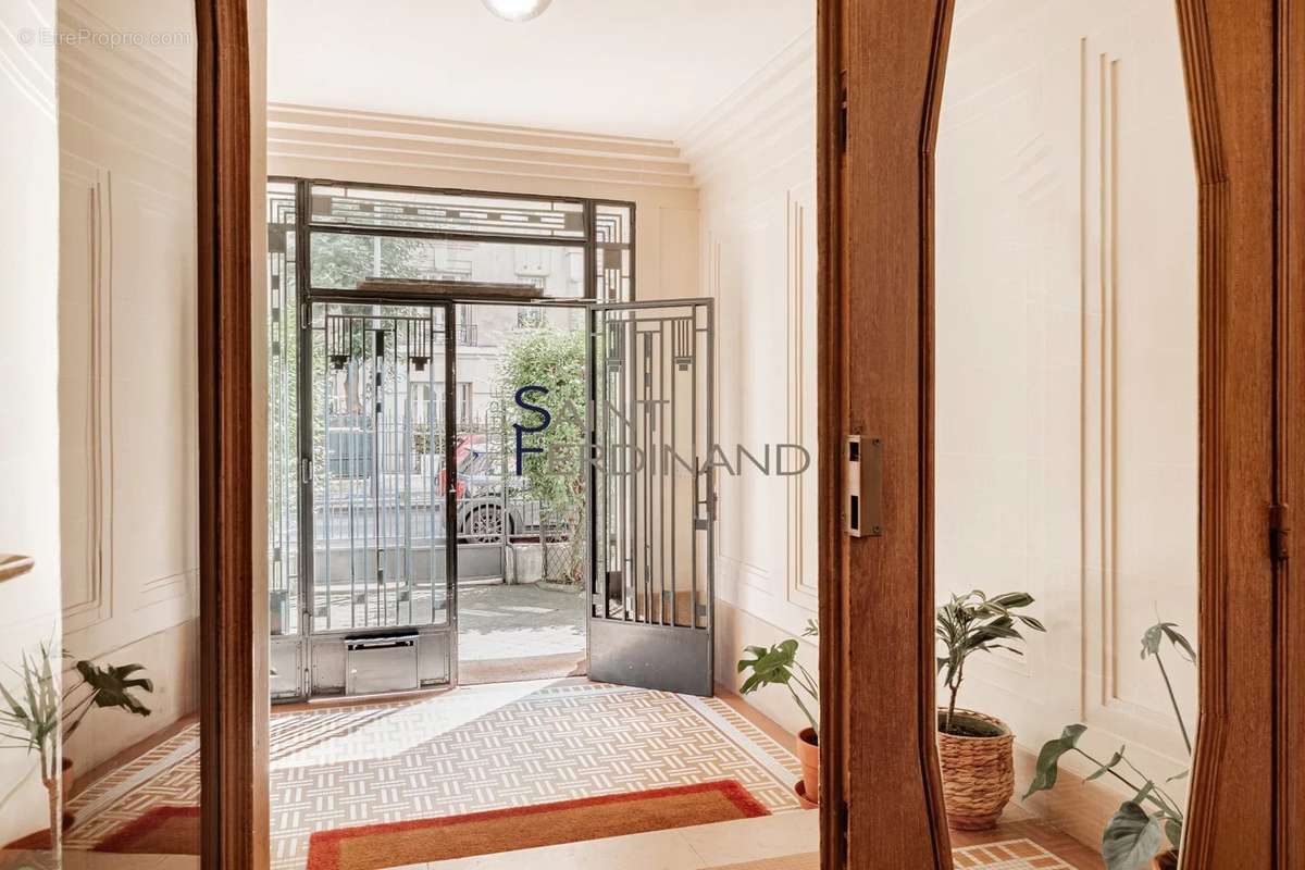 Appartement à PARIS-17E