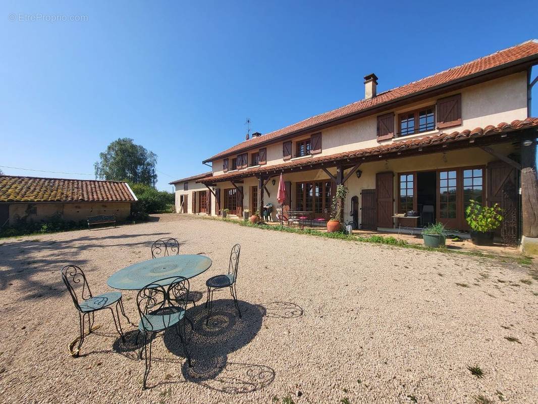 Maison à CHATILLON-SUR-CHALARONNE