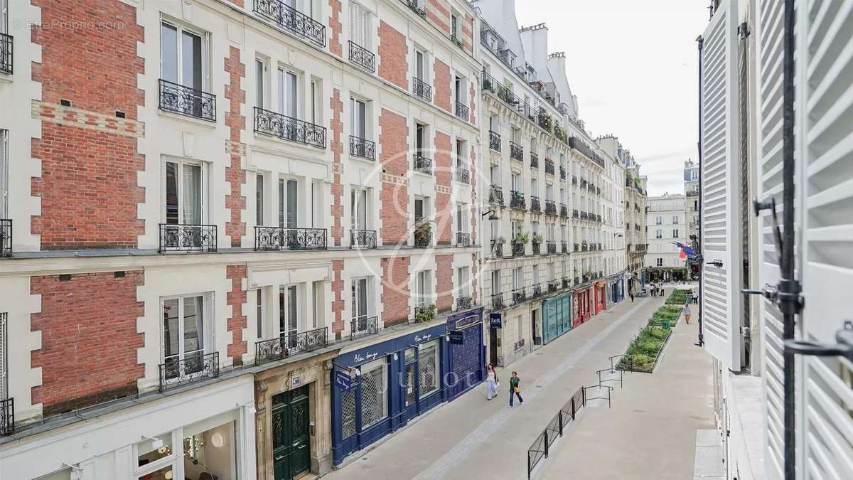 Appartement à PARIS-18E