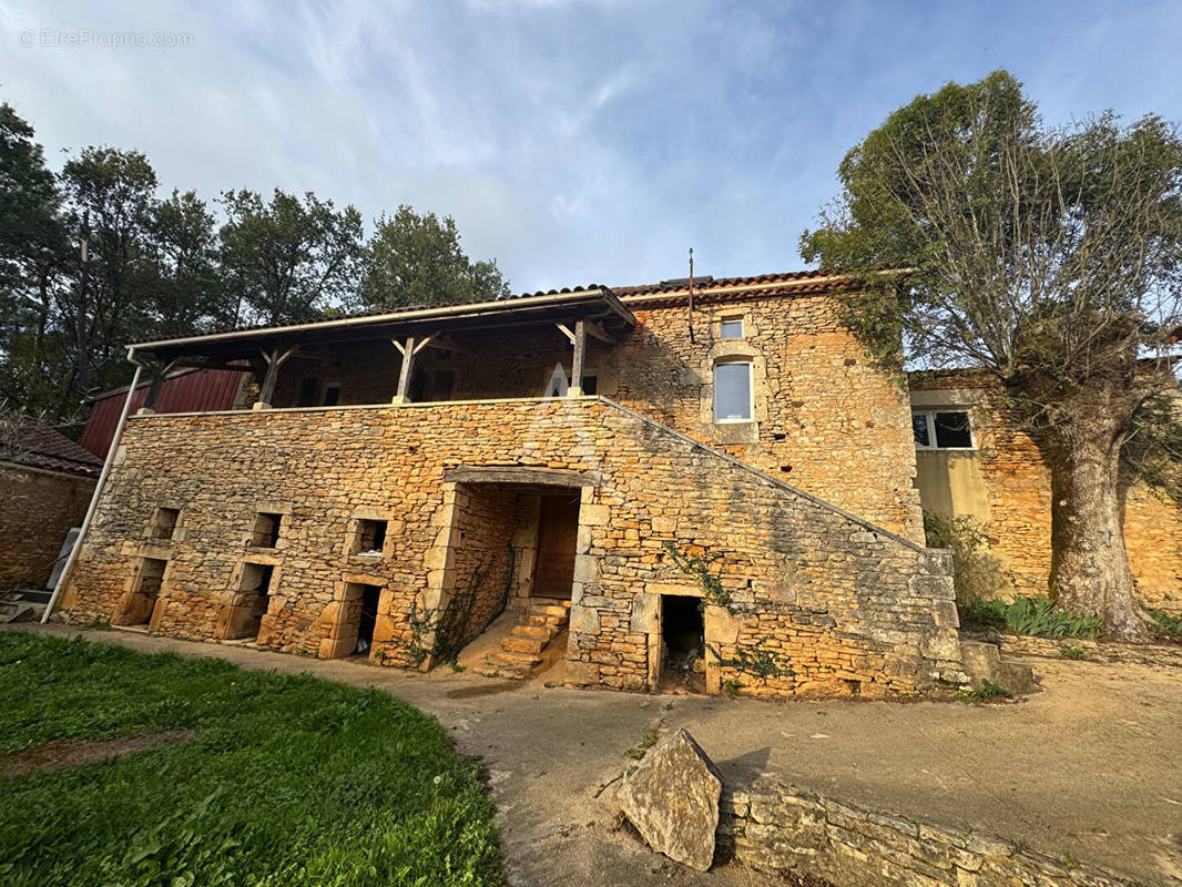 Maison à PUY-L&#039;EVEQUE