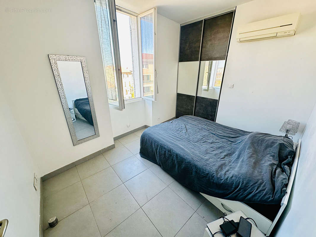 Appartement à MARSEILLE-4E