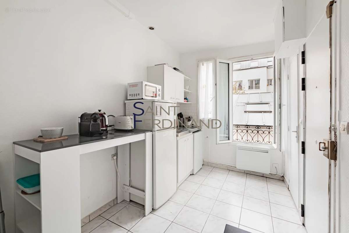 Appartement à PARIS-17E