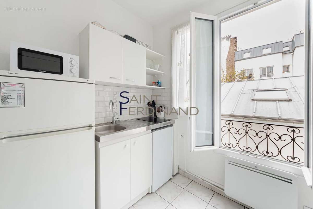 Appartement à PARIS-17E