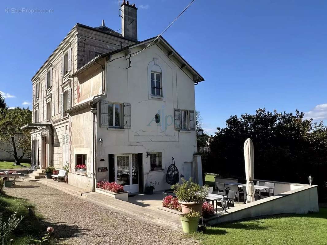 Maison à COULOMMIERS