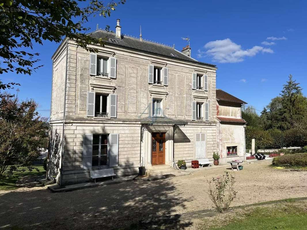 Maison à COULOMMIERS