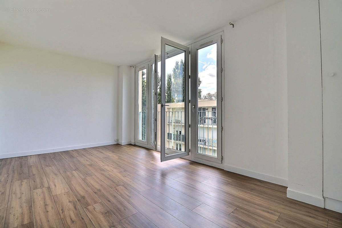 Appartement à SAINT-BRICE-SOUS-FORET