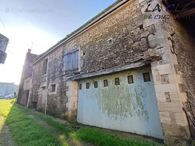 Maison à ARDIN