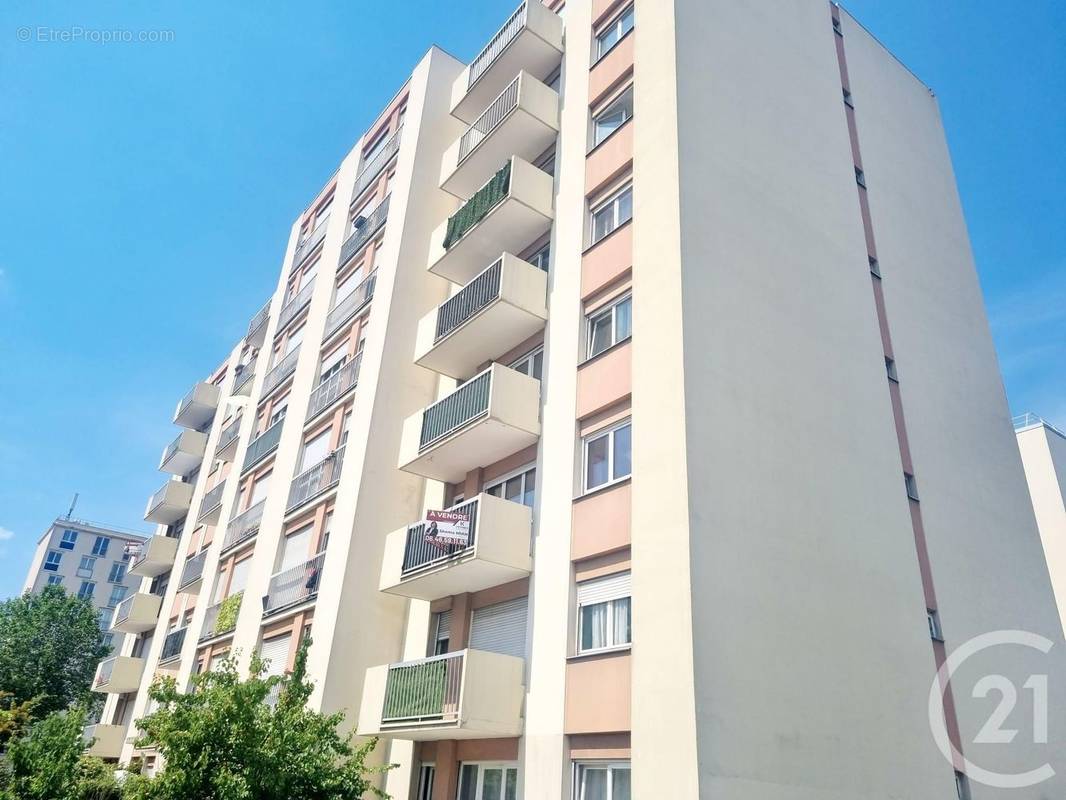 Appartement à LE BOURGET