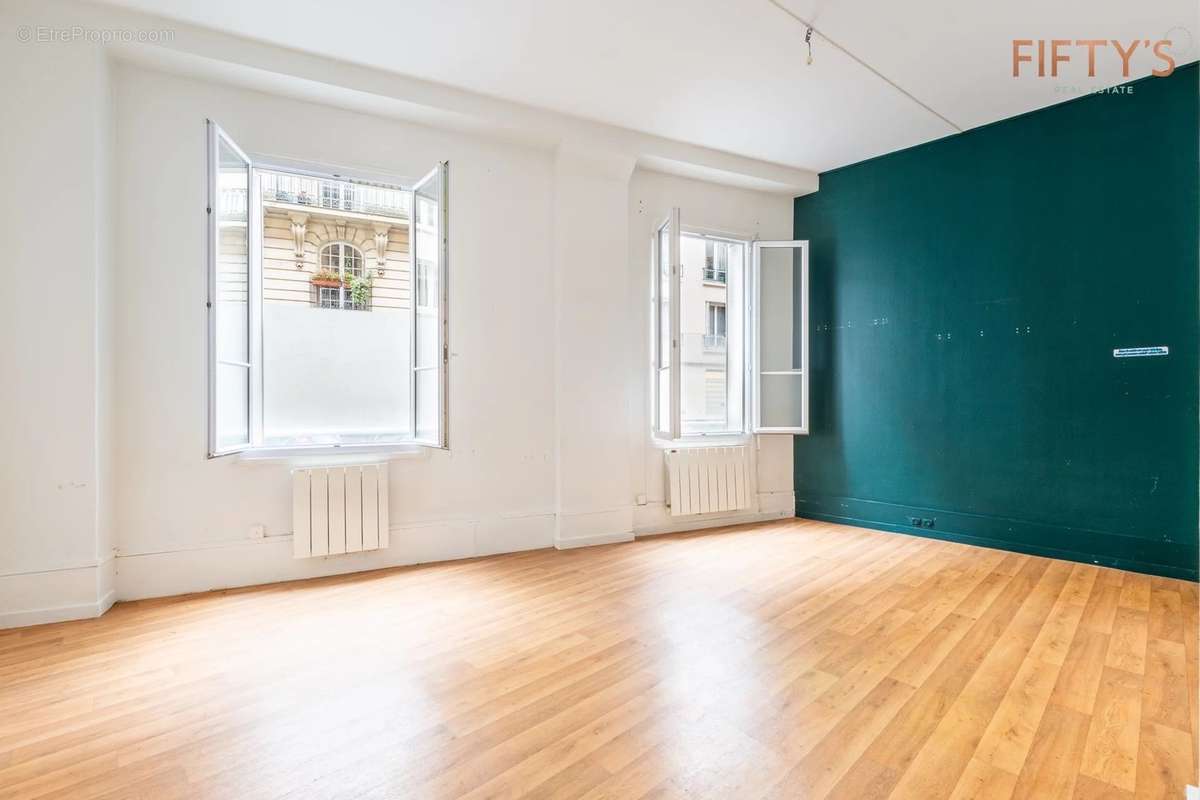 Appartement à PARIS-10E