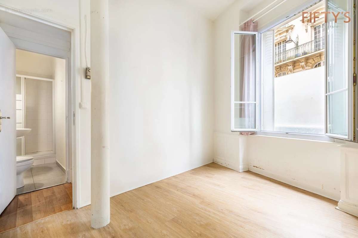 Appartement à PARIS-10E