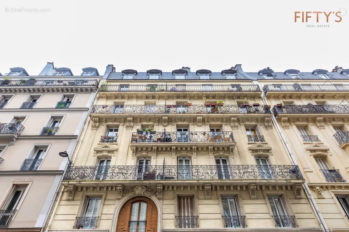 Appartement à PARIS-10E