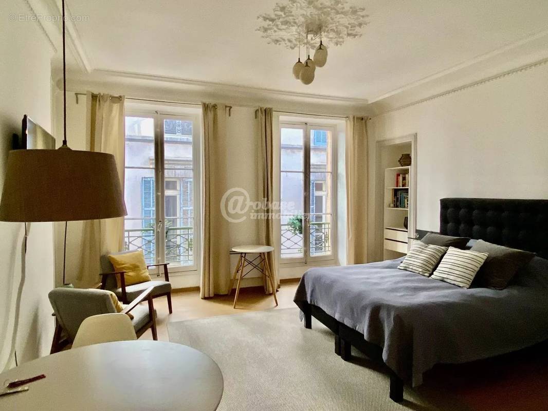 Appartement à MARSEILLE-2E