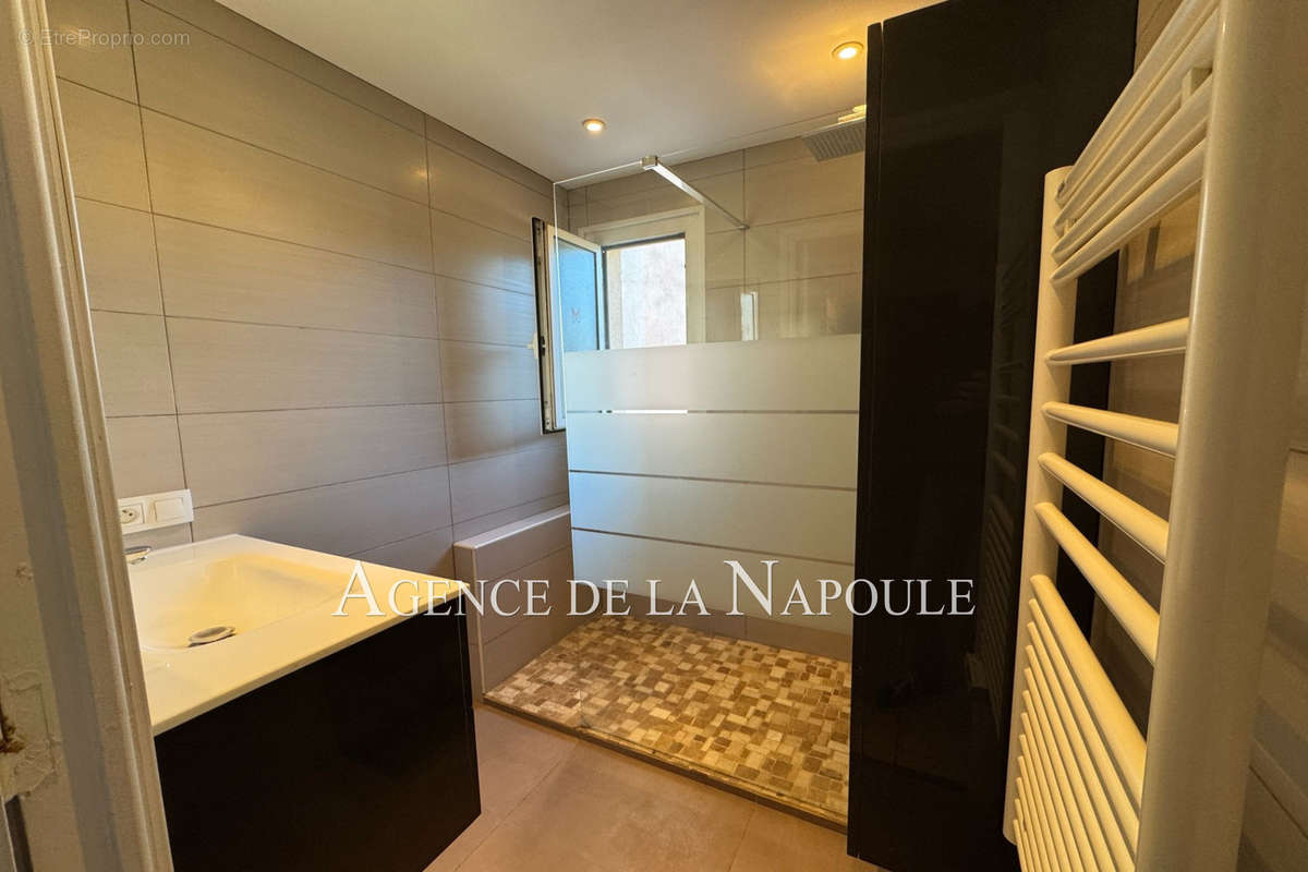 Appartement à MANDELIEU-LA-NAPOULE