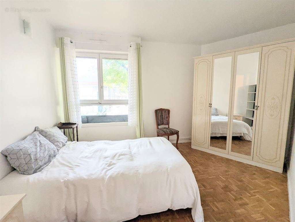 Appartement à PARIS-19E