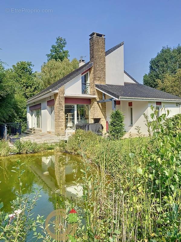 Maison à BOUIN-PLUMOISON