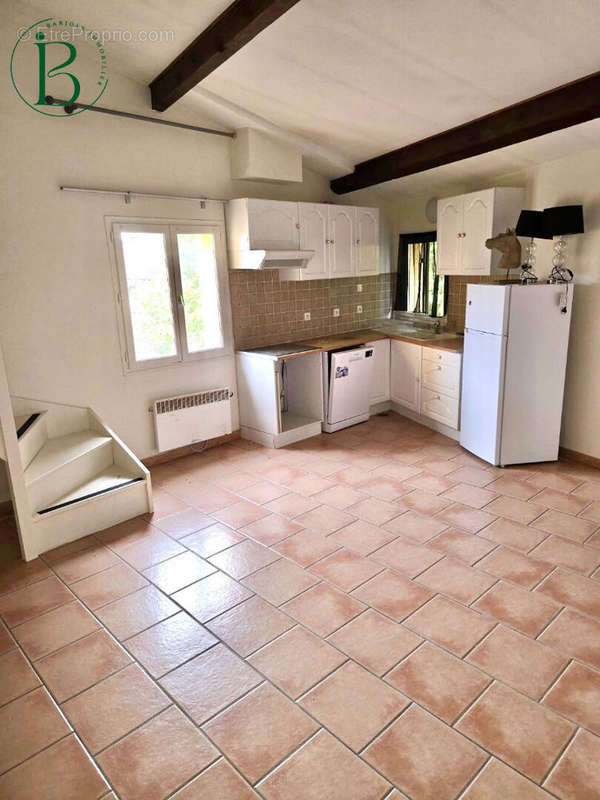 Appartement à VARAGES