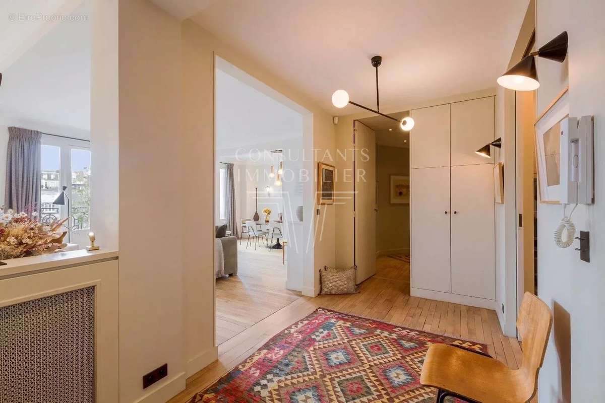 Appartement à PARIS-17E