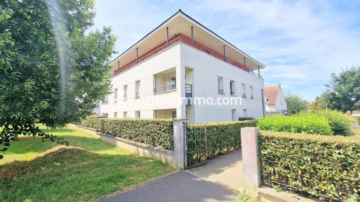 Appartement à SAVIGNY-LE-TEMPLE