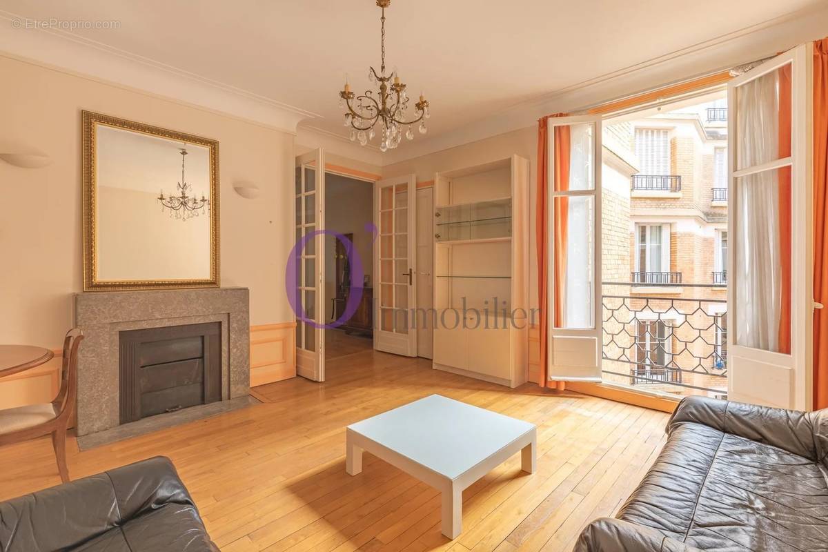 Appartement à PARIS-20E