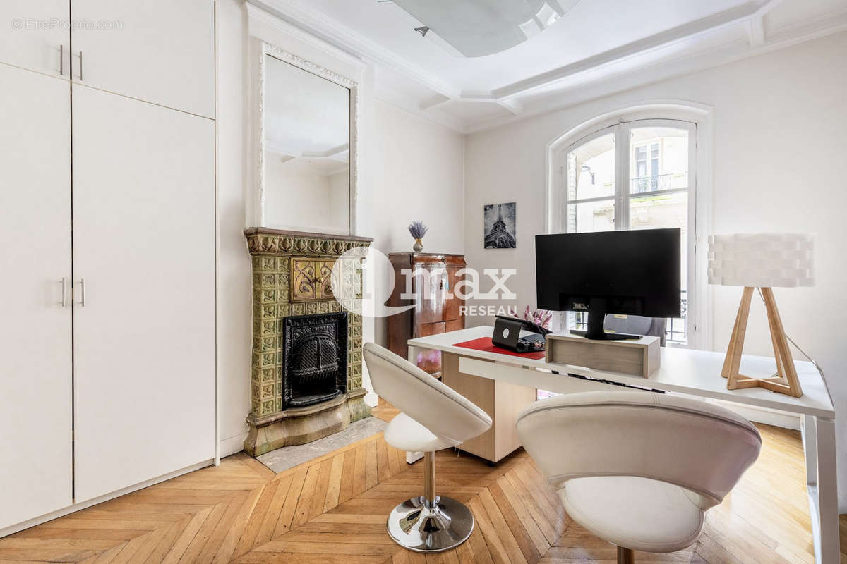 Appartement à PARIS-17E