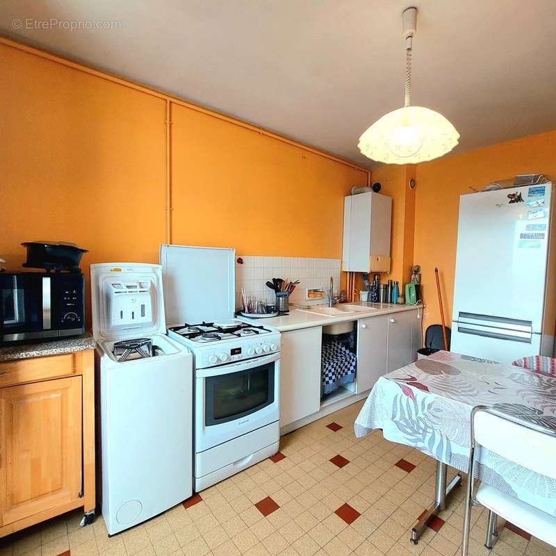 Appartement à LYON-8E