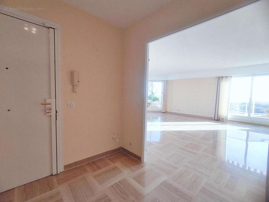   - Appartement à NICE