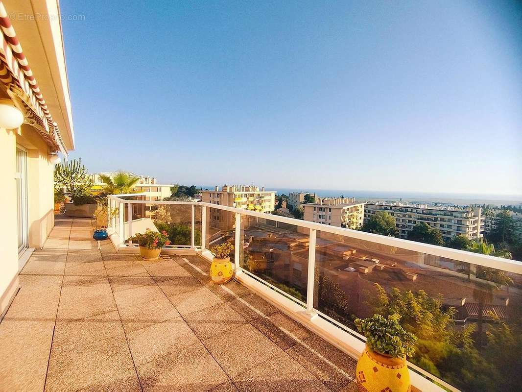   - Appartement à NICE