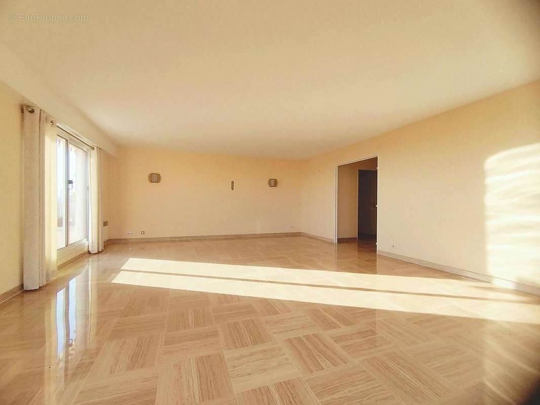   - Appartement à NICE